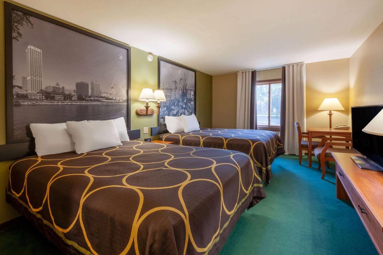 Hotel Super 8 By Wyndham Berlin Wi Esterno foto