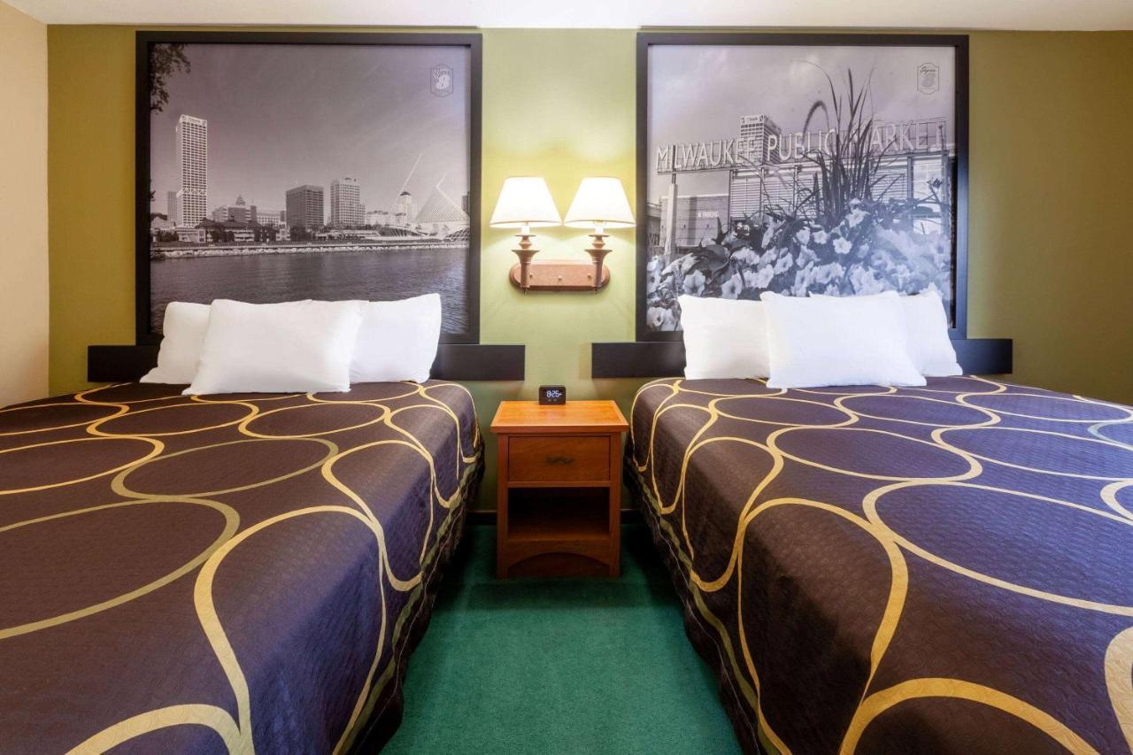 Hotel Super 8 By Wyndham Berlin Wi Esterno foto